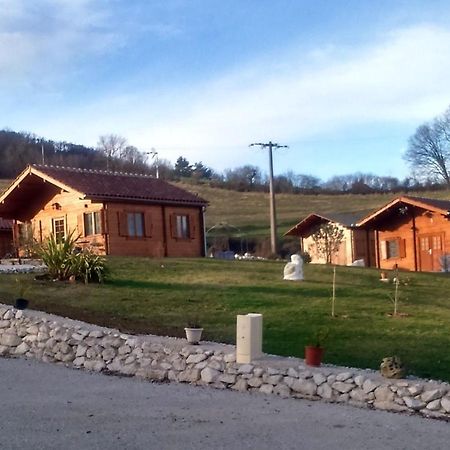 Chalet Charmant A Dausse Avec Piscine Et Jardin Esterno foto