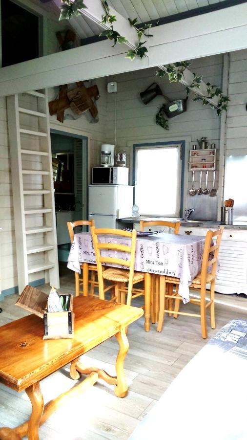 Chalet Charmant A Dausse Avec Piscine Et Jardin Esterno foto