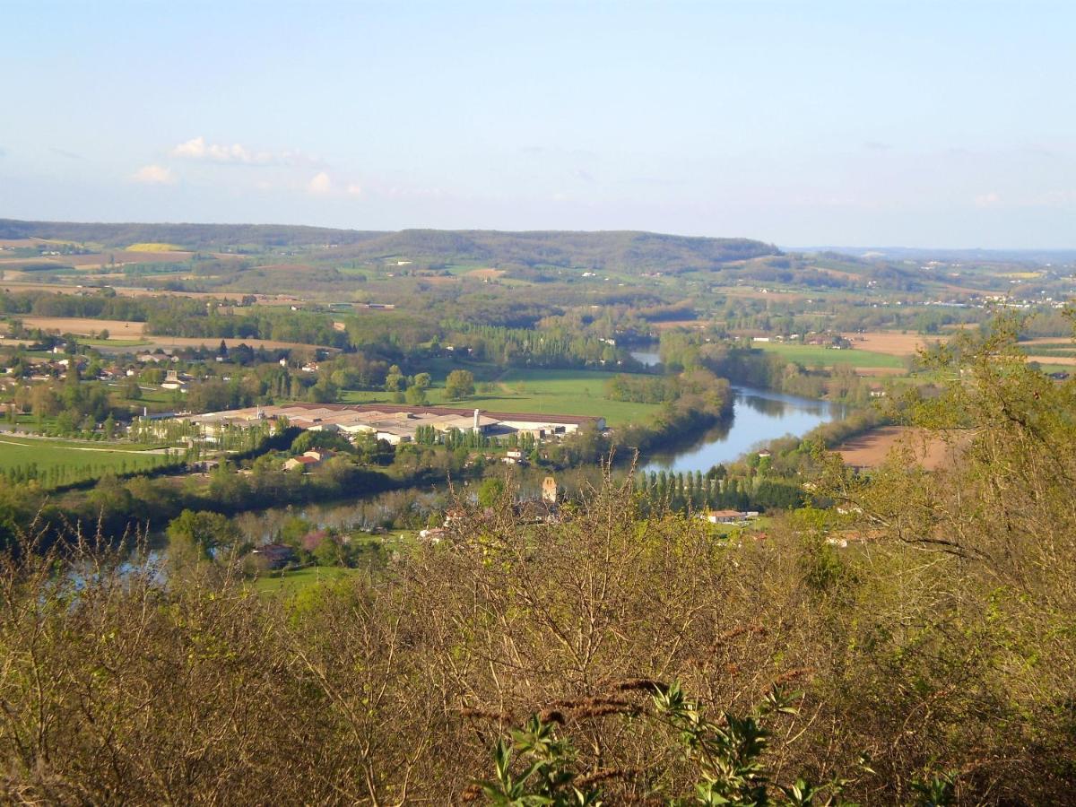 Chalet Charmant A Dausse Avec Piscine Et Jardin Esterno foto